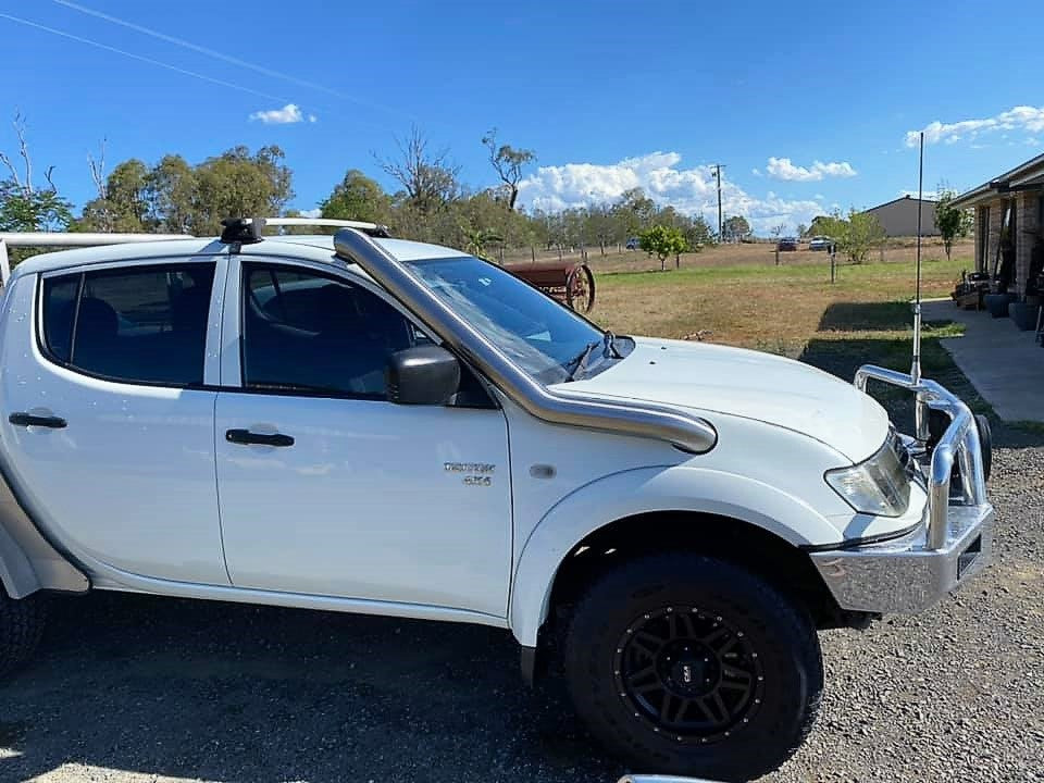 Mitsubishi Triton MN/ML 4" Mid Entry Snorkel