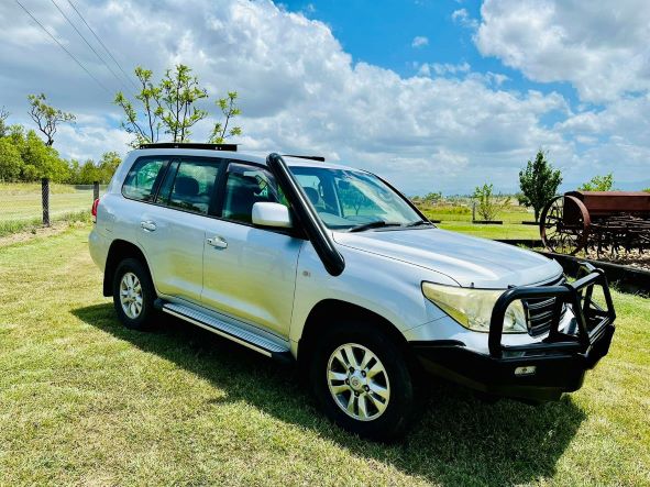 Toyota Landcruiser 200 Series 5" Short Entry Snorkel (2.0)
