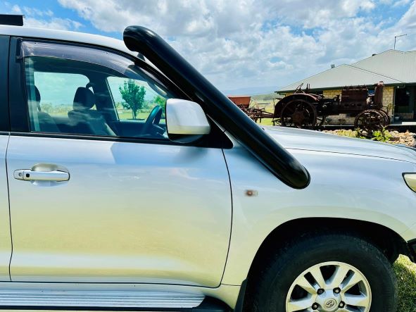 Toyota Landcruiser 200 Series 5" Short Entry Snorkel (2.0)