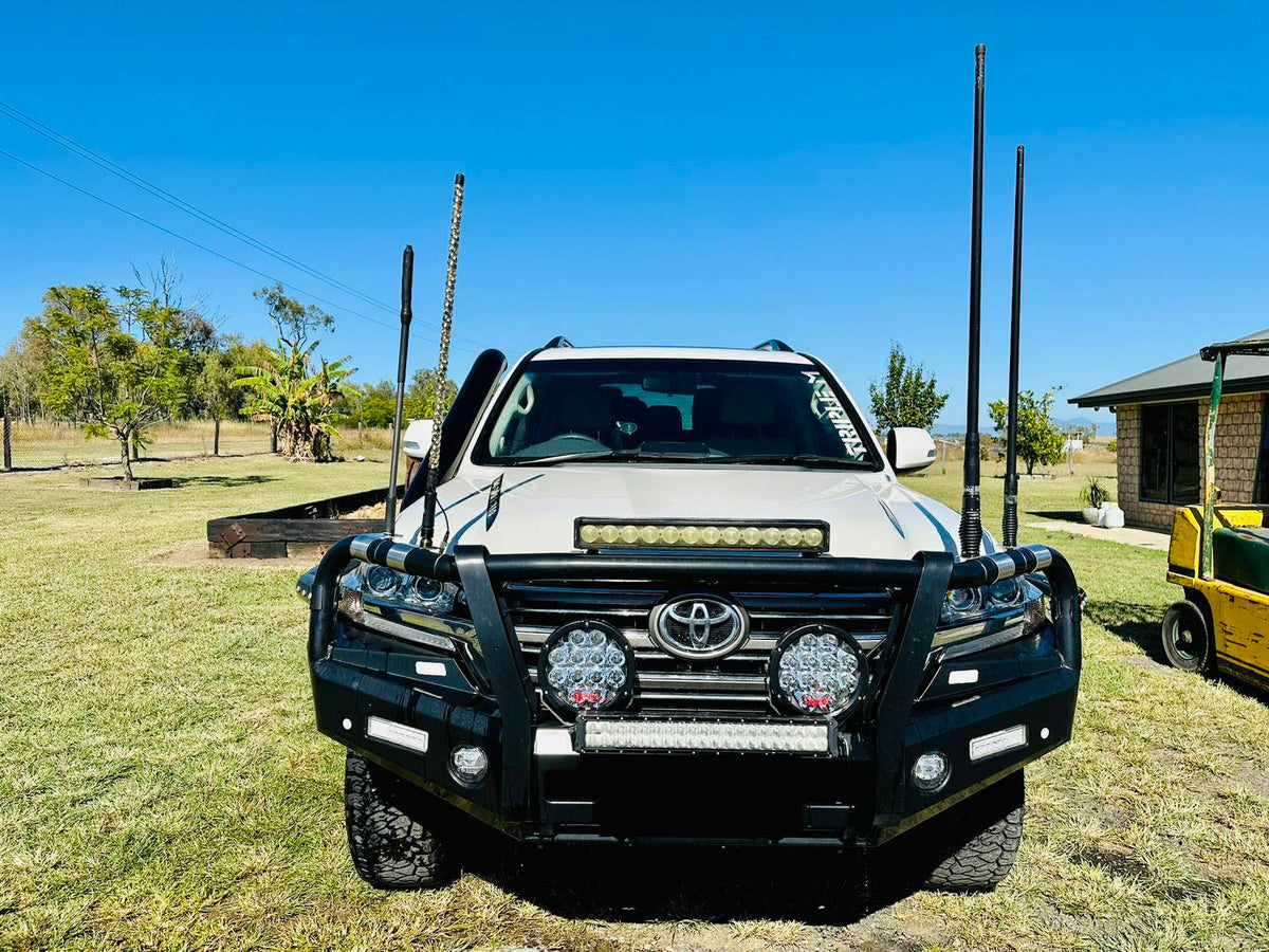 Toyota Landcruiser 200 Series 5" Short Entry Snorkel (2.0)