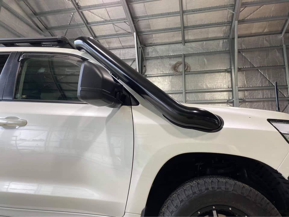 Toyota Landcruiser 200 Series 5" Mid Entry Snorkel & Clear Top Airbox Package