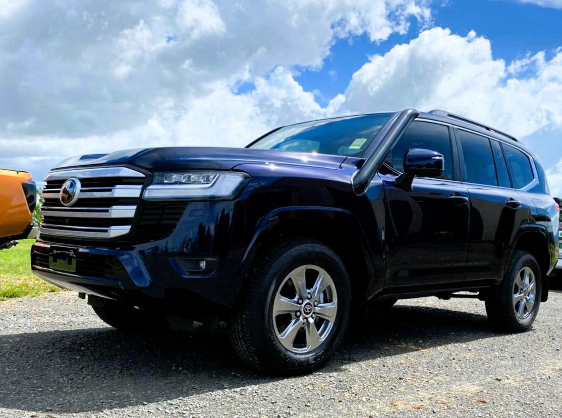 Toyota Landcruiser 300 Series 4" Short Entry Snorkel
