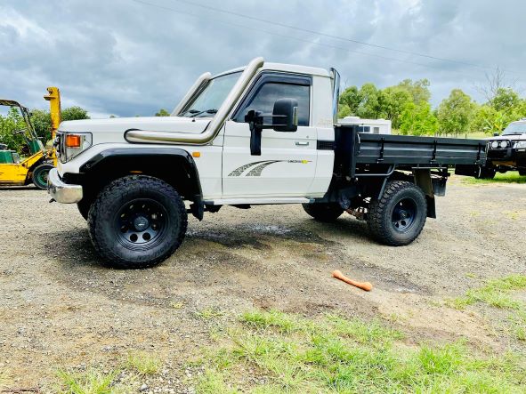 Toyota Landcruiser HDJ 79 Series (6 Cylinder) 4" DUAL Snorkels