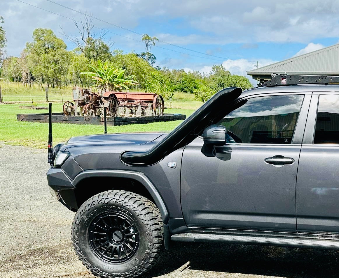 Toyota Landcruiser 300 Series 5" Mid Entry Snorkel