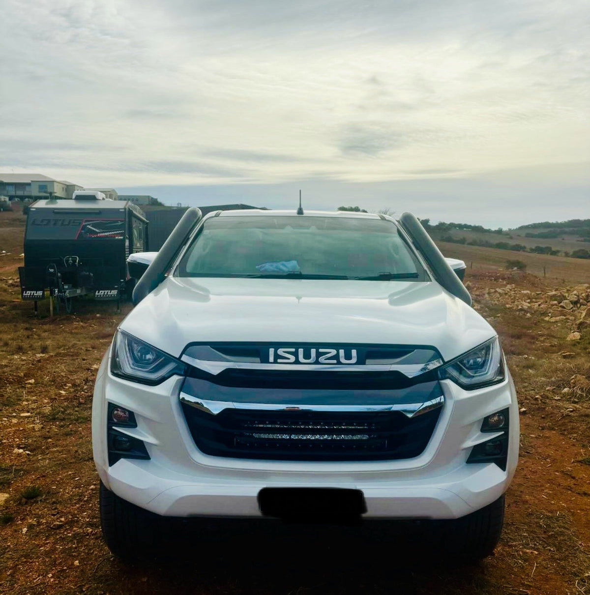 Isuzu Dmax/Mux (2021-Present) 4" DUAL Short Entry Snorkels