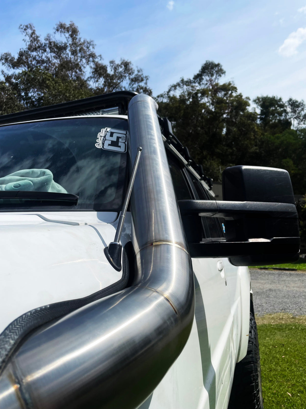 ENTRY LEVEL Nissan Patrol GU S1-4 (ZD30/TD42) 4" Cover Up/Rounded Guard Entry Snorkel