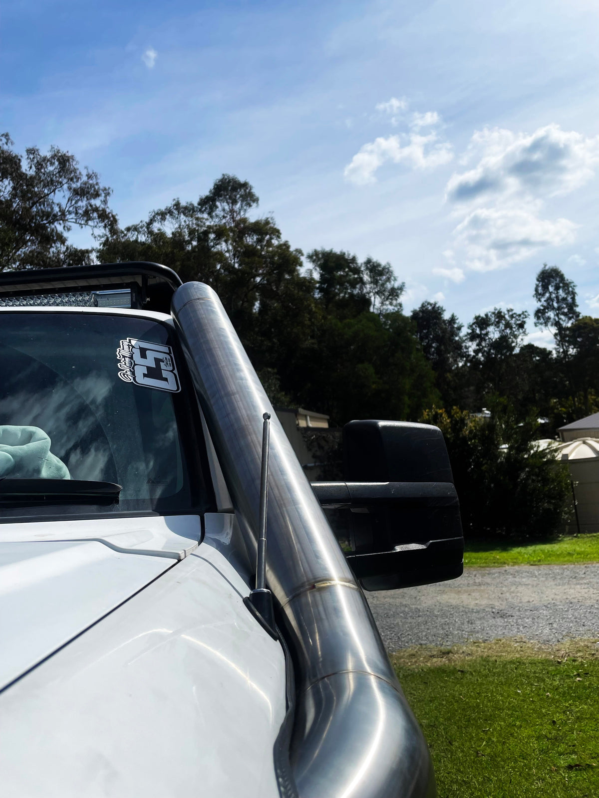 ENTRY LEVEL Nissan Patrol GU S1-4 (ZD30/TD42) 4" Cover Up/Rounded Guard Entry Snorkel
