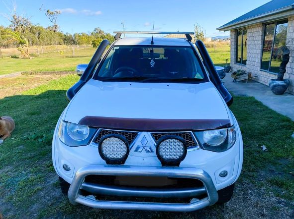 Mitsubishi Triton MN/ML 4" DUAL Mid Entry Snorkels