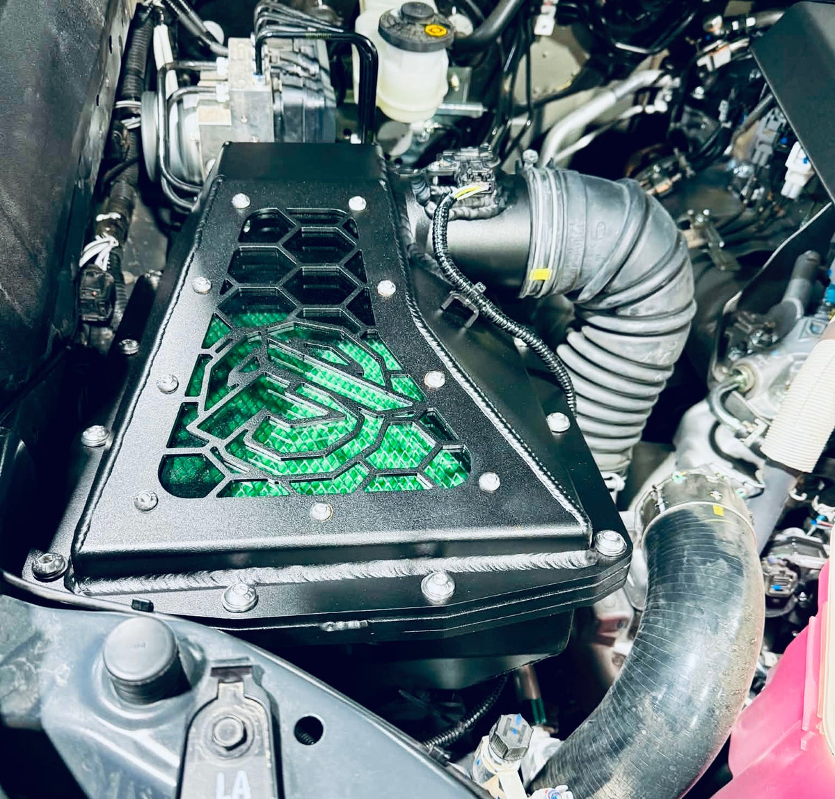 Toyota Hilux N90 - Panel Airbox