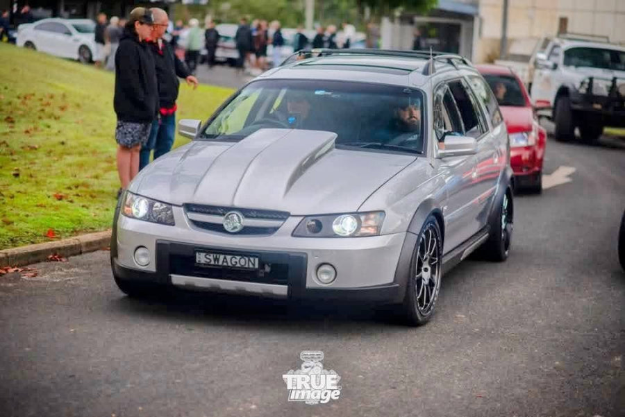 Custom wagon / street scene